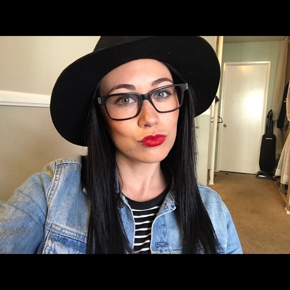 Meet your Posher, Lexi - Picture 1 of 1